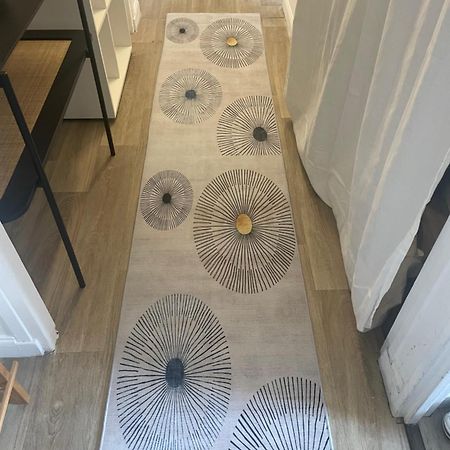 Bel Appartement Spacieux ,Convivial De 3 Chambres Avec Parking Prive Secure Caen Bagian luar foto