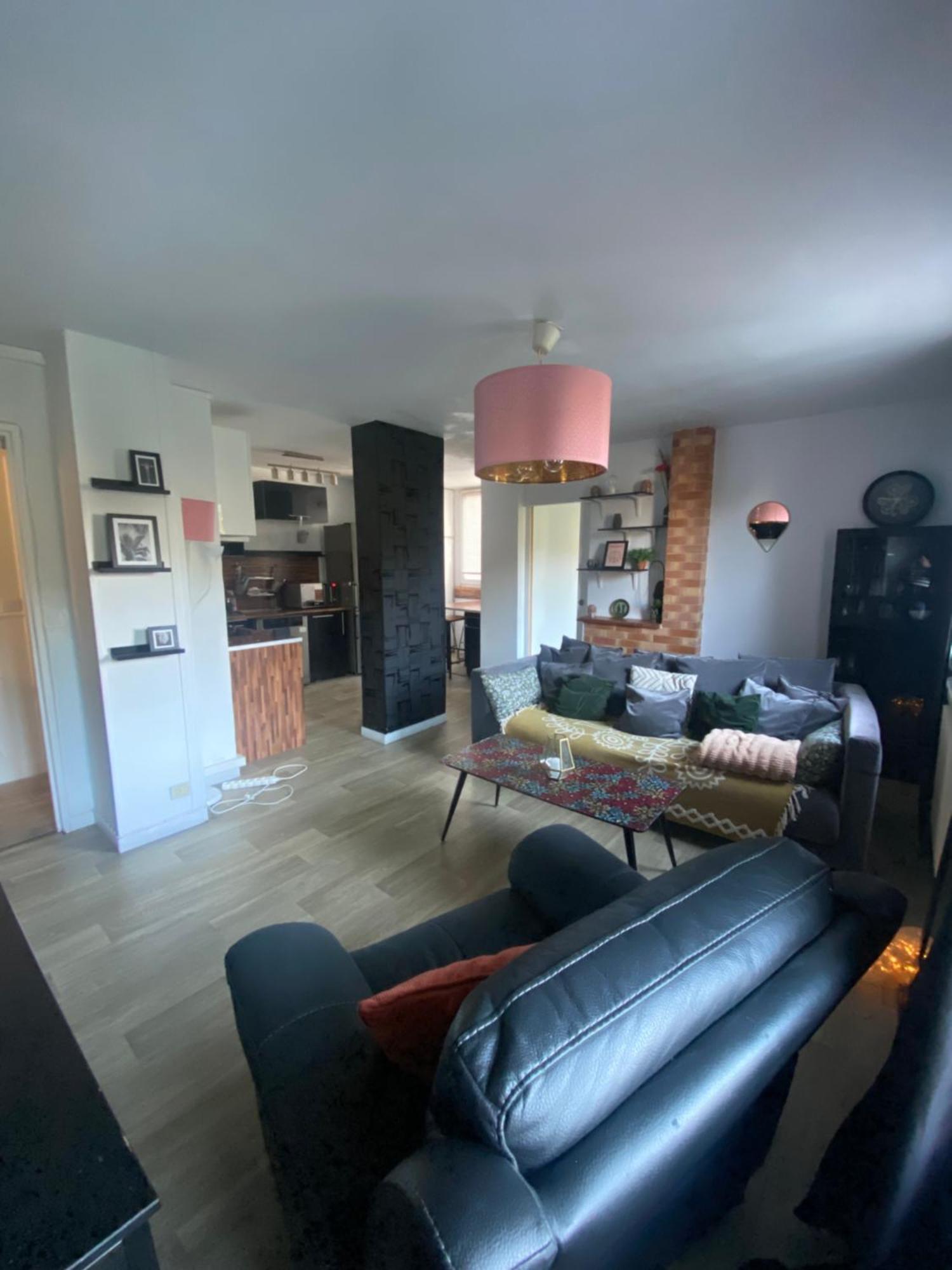Bel Appartement Spacieux ,Convivial De 3 Chambres Avec Parking Prive Secure Caen Bagian luar foto