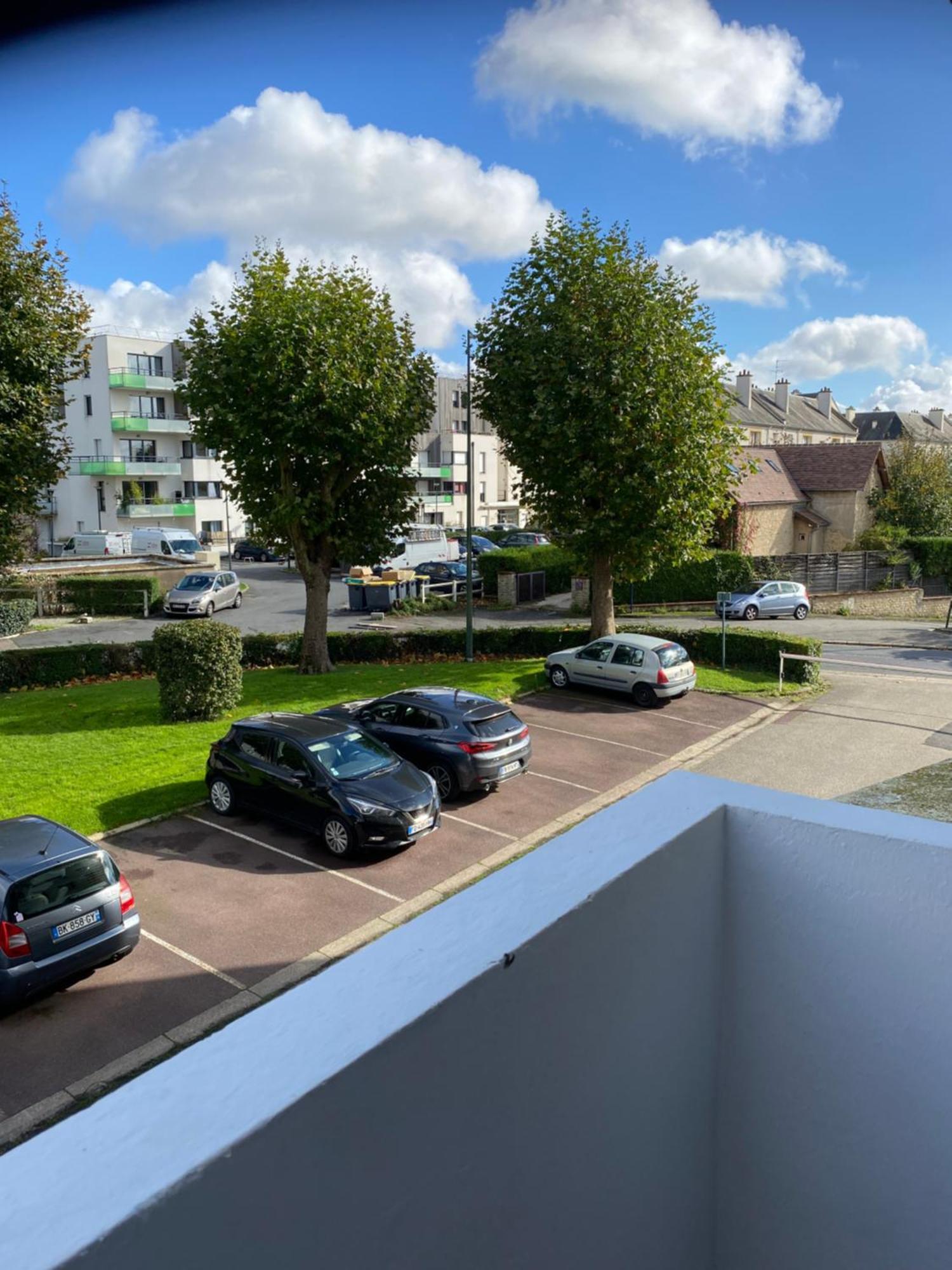 Bel Appartement Spacieux ,Convivial De 3 Chambres Avec Parking Prive Secure Caen Bagian luar foto