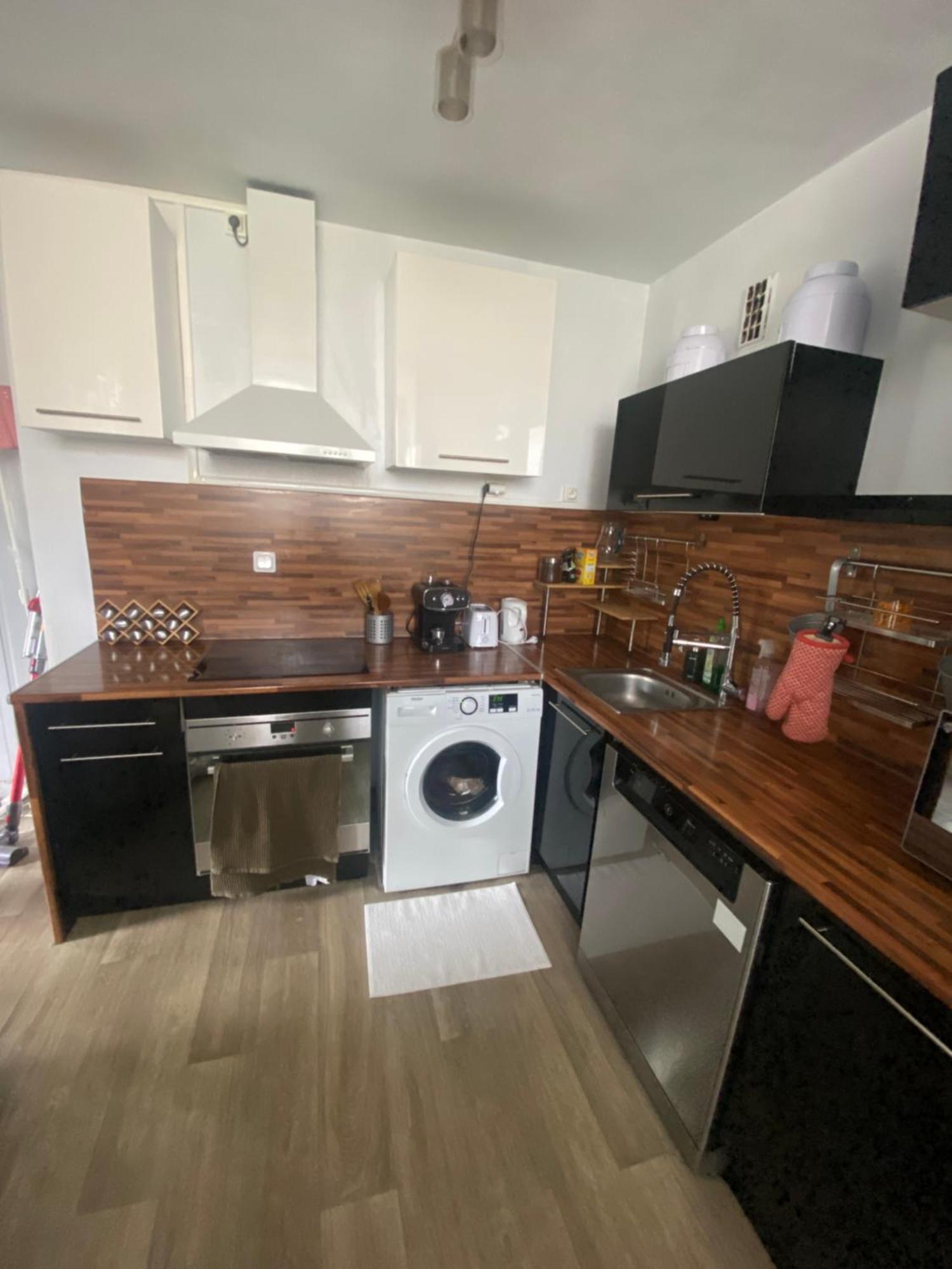 Bel Appartement Spacieux ,Convivial De 3 Chambres Avec Parking Prive Secure Caen Bagian luar foto