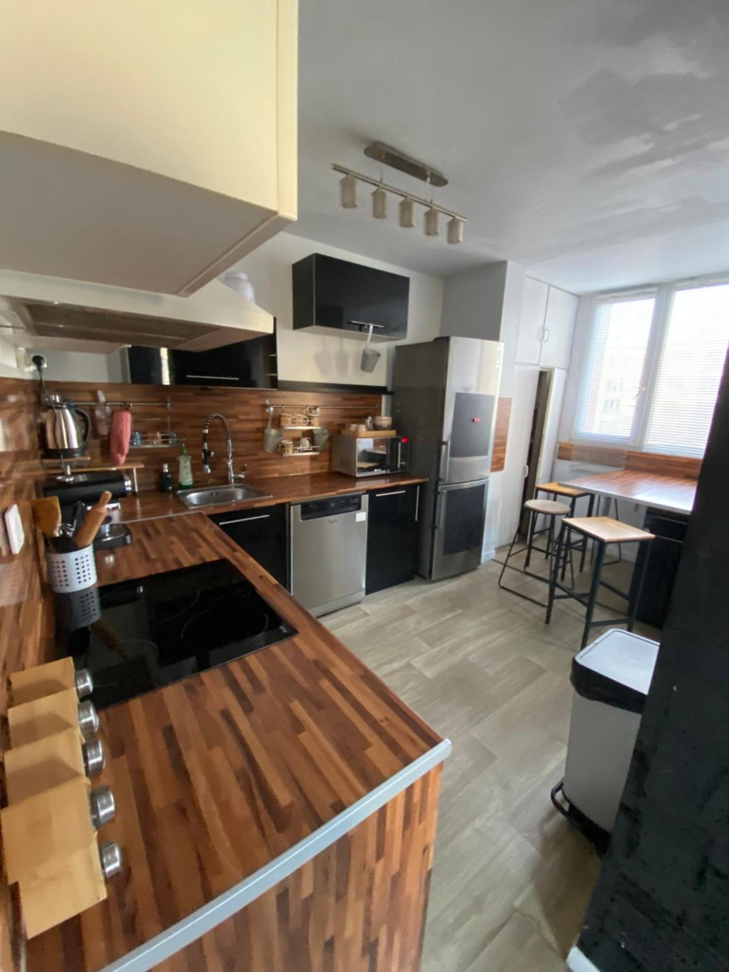 Bel Appartement Spacieux ,Convivial De 3 Chambres Avec Parking Prive Secure Caen Bagian luar foto