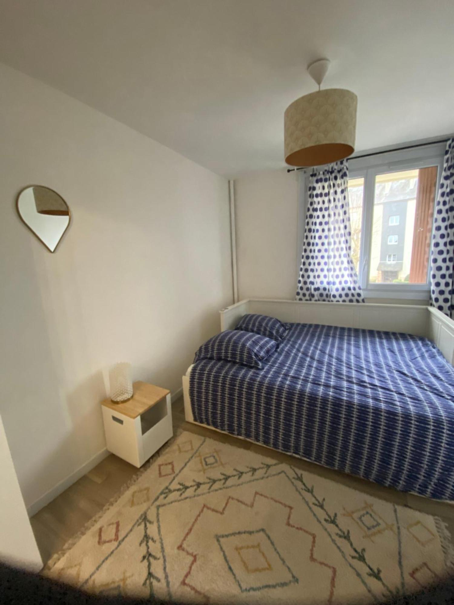 Bel Appartement Spacieux ,Convivial De 3 Chambres Avec Parking Prive Secure Caen Bagian luar foto