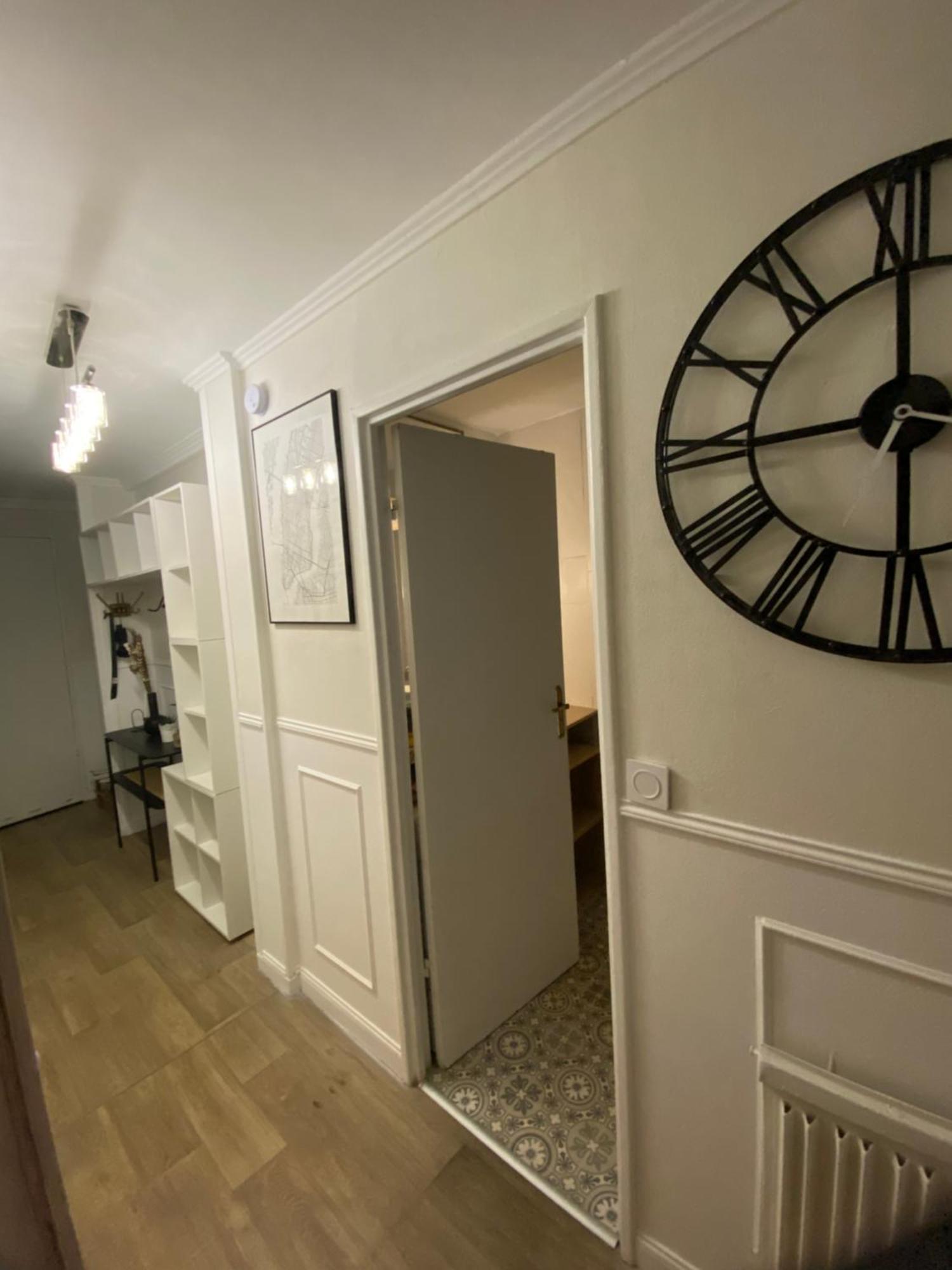 Bel Appartement Spacieux ,Convivial De 3 Chambres Avec Parking Prive Secure Caen Bagian luar foto