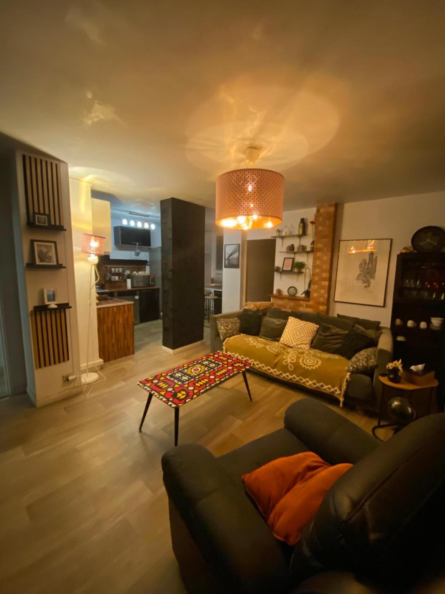Bel Appartement Spacieux ,Convivial De 3 Chambres Avec Parking Prive Secure Caen Bagian luar foto